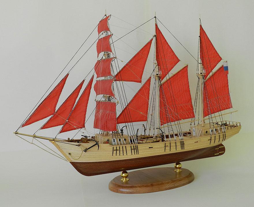Модель парусника - корабль "Секрет" ("Алые паруса")